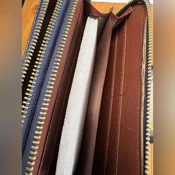 Vintage Style Floral Embossed Black Blue and Burgundy Women's Faux Clutch NWOT - Picture 4 of 12